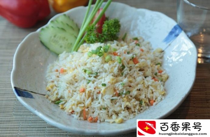 学校食堂档口一个月能赚多少钱