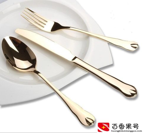左刀右叉还是左叉右刀