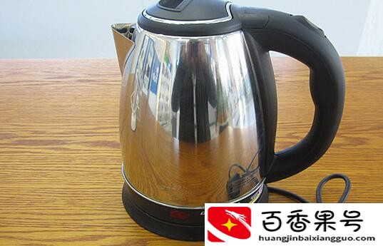 热水壶底部有斑点像发霉