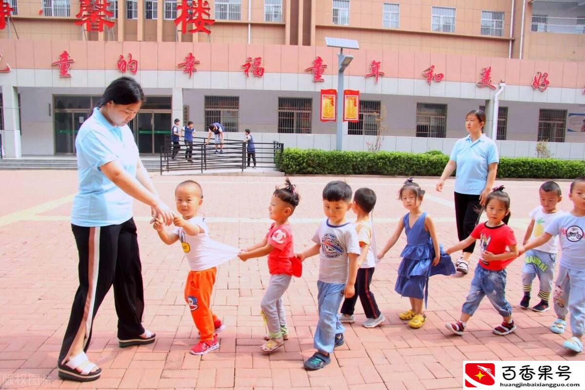 第一天做保育员累哭了