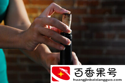 没有开瓶器怎么开红酒
