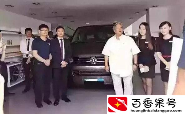 最好一个人去4s店买车