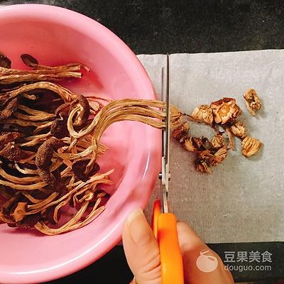 茶树菇和什么煲汤最好