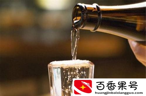 曲酒和白酒的区别