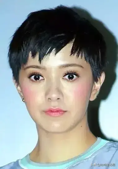 为什么越化妆素颜越丑