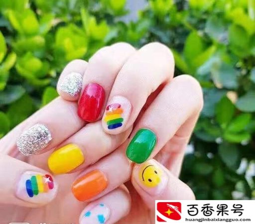 手黑适合的美甲