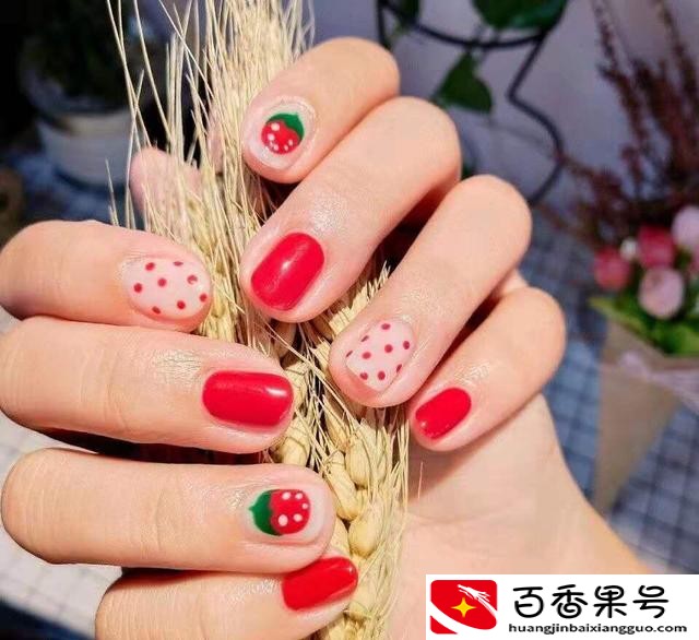 手黑适合的美甲