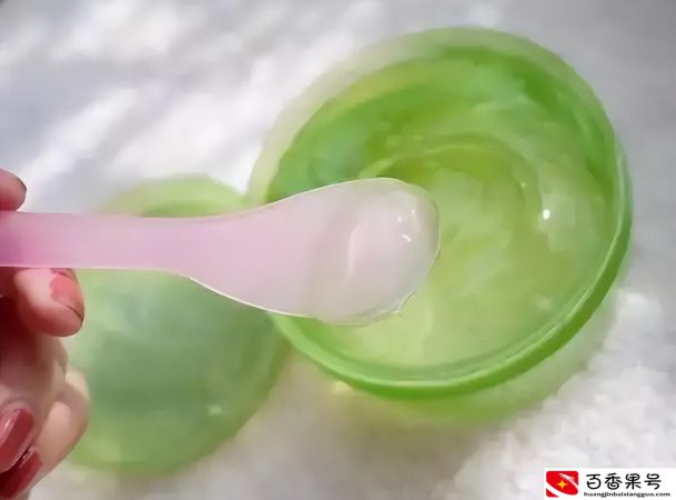 用芦荟胶擦脸一个月变化