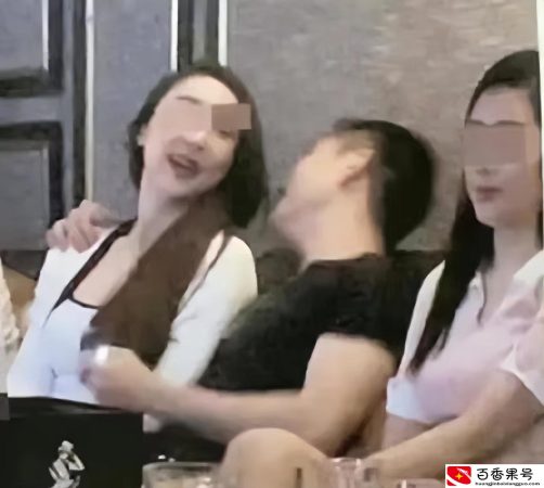 蹦迪男生顶我搂腰什么心理