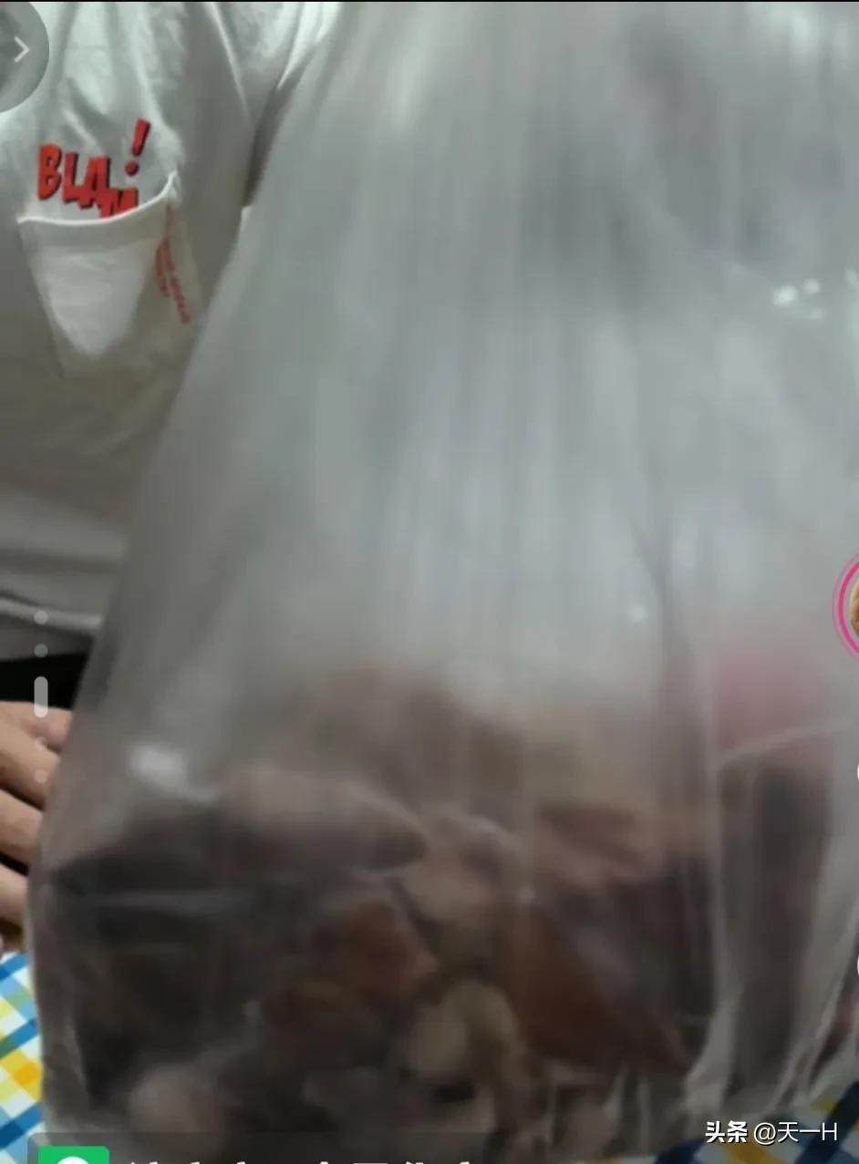 点外卖备注要个鸭屁股喂狗被赠2斤