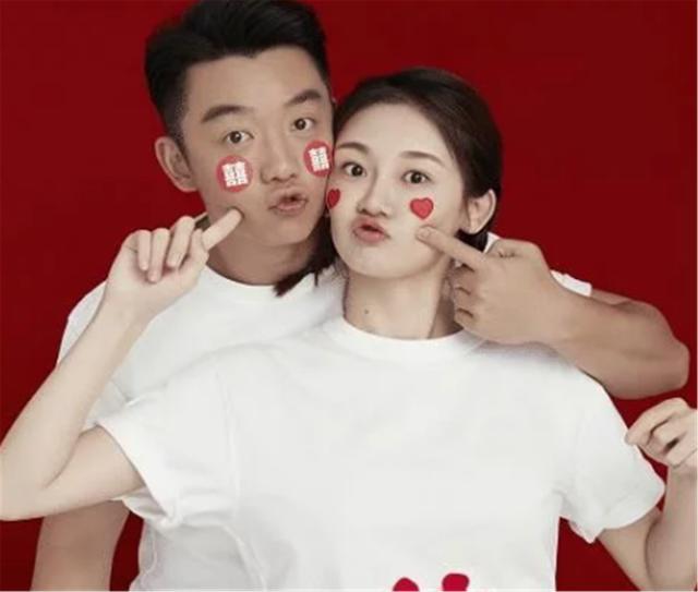 领结婚证穿什么衣服