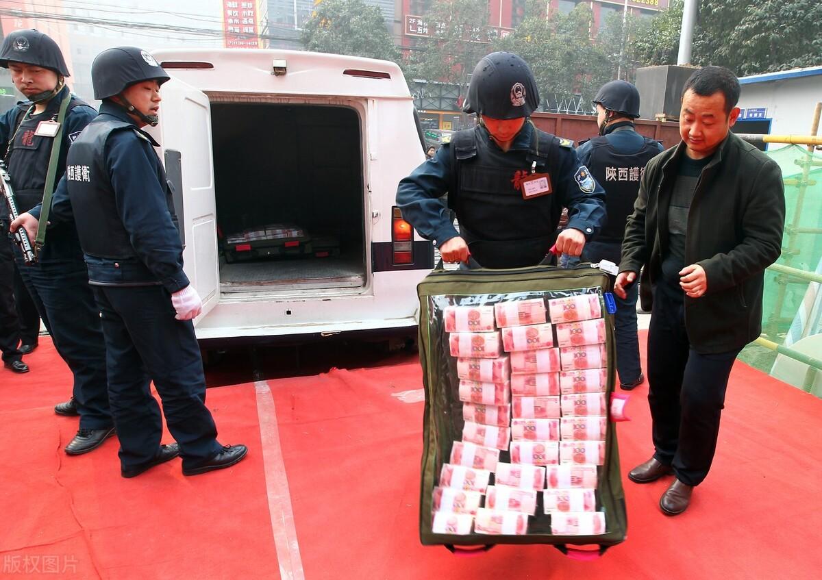 300万存银行一年多少利息