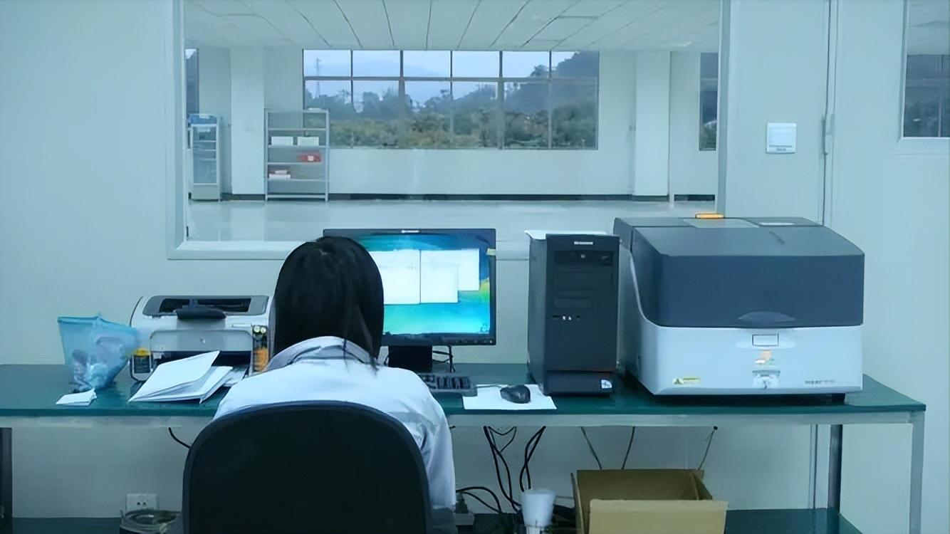 自己养的蛇会咬人吗