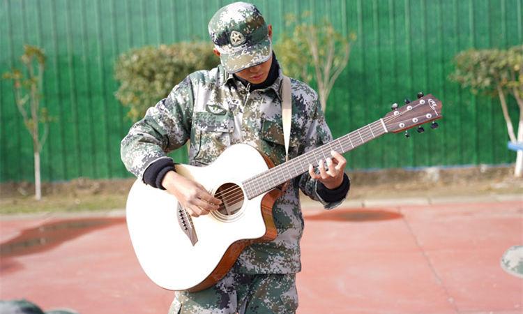 封闭学校一年多少钱