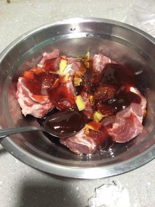 做叉烧肉用什么肉最好？叉烧是什么肉做的？