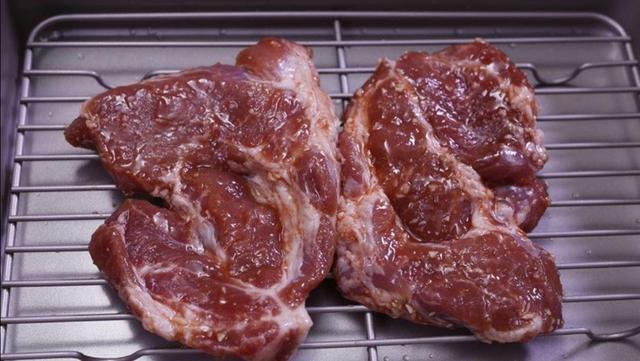 做叉烧肉用什么肉最好？叉烧是什么肉做的？
