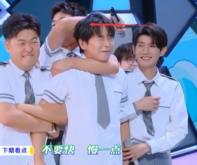 王源为什么去美国就长高了