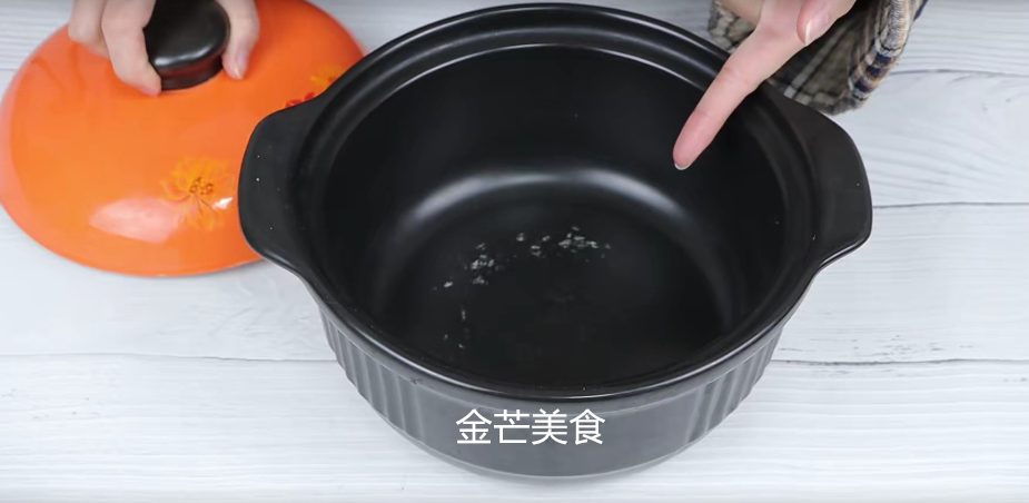 不粘锅涂层脱落还能用吗