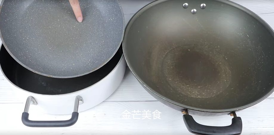 不粘锅涂层脱落还能用吗