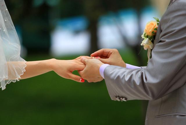 不去婚礼随礼200少吗