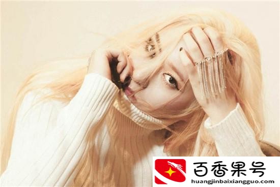 头上长了一根金发寓意