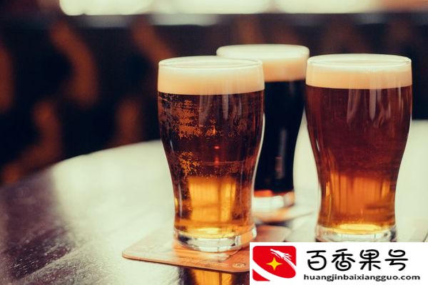 啤酒是碳酸饮料类的吗