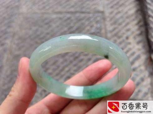 银镯子可以戴着洗澡睡觉吗