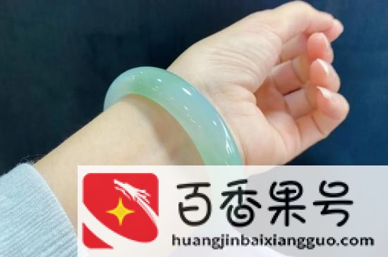 玉手镯怎么养才会越来越透亮