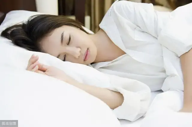 卧室里床头朝哪边最佳