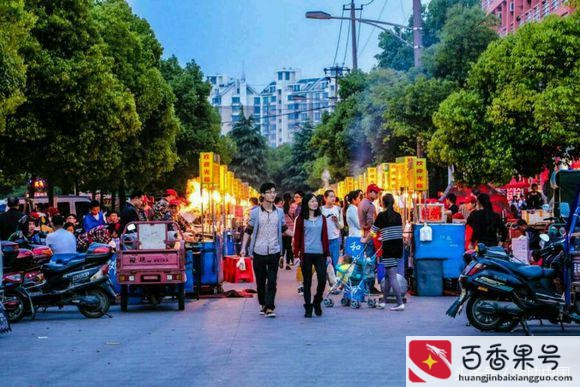 大学门口摆摊做什么生意好