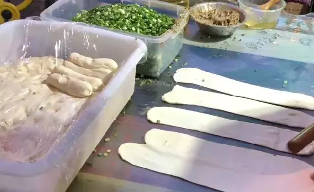 卖葱油饼一个月能挣多少钱