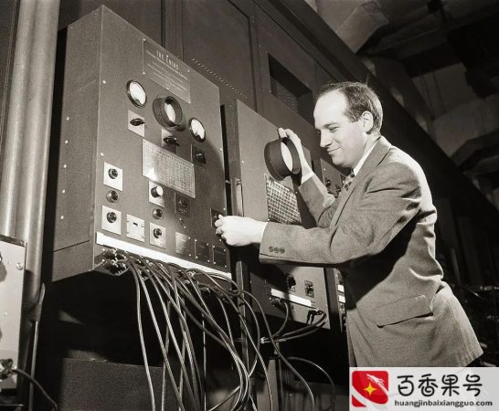 第一台电脑诞生于什么时候