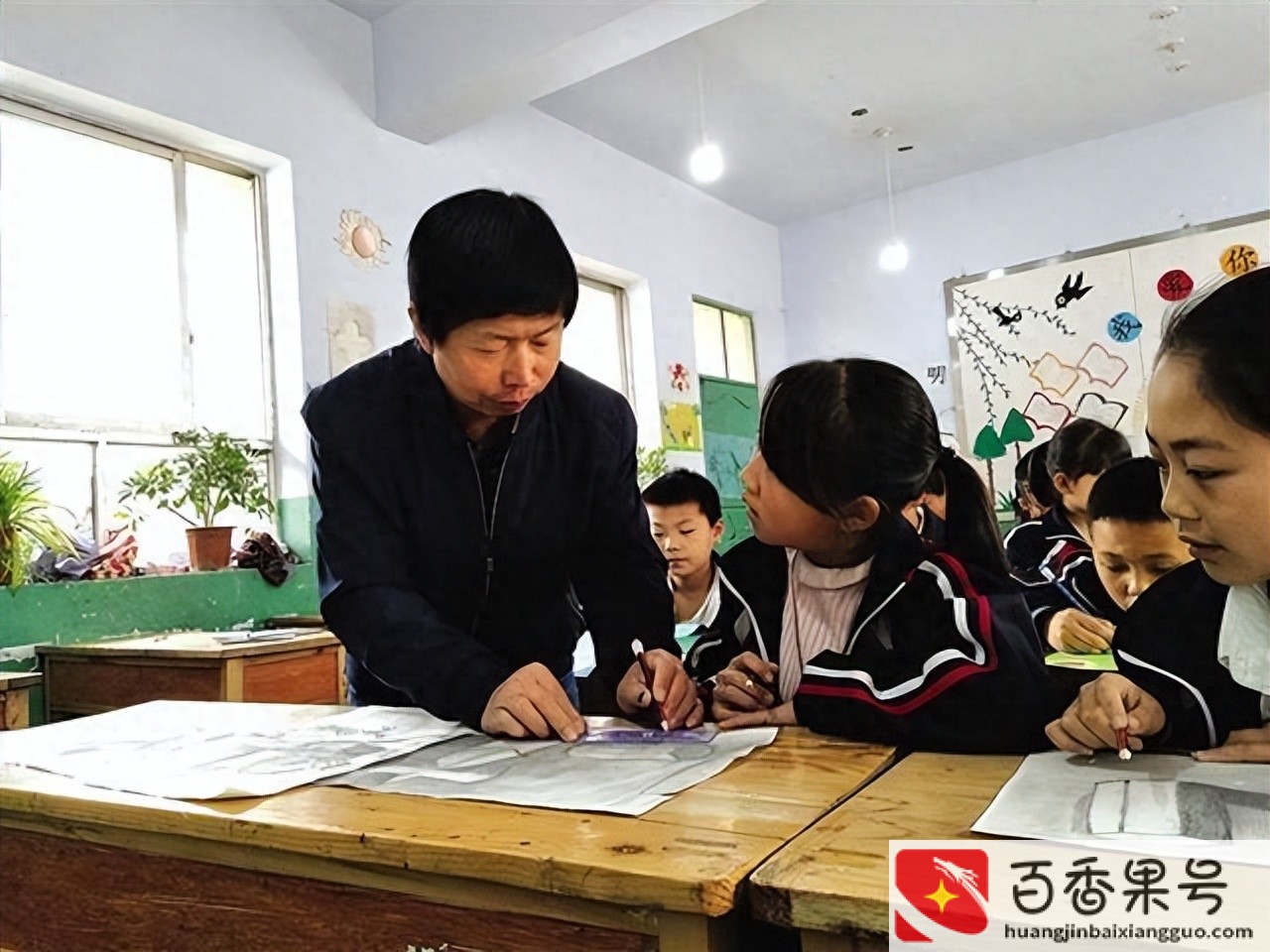 小学老师和初中老师哪个工资高