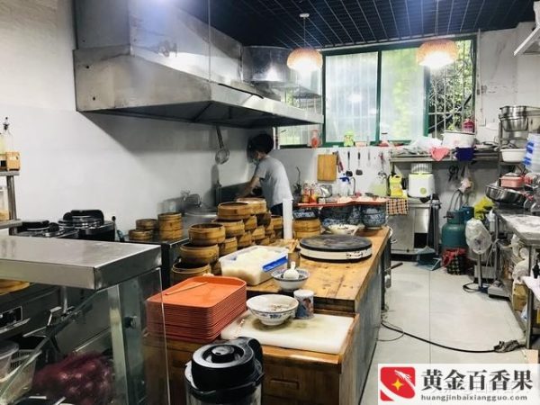 早餐店一年能赚10万么