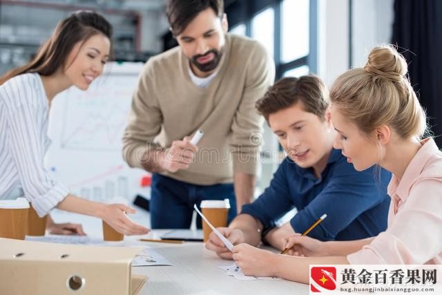第一天上班怎么面对新同事