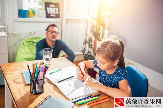 儿子天天打游戏不想工作怎么办